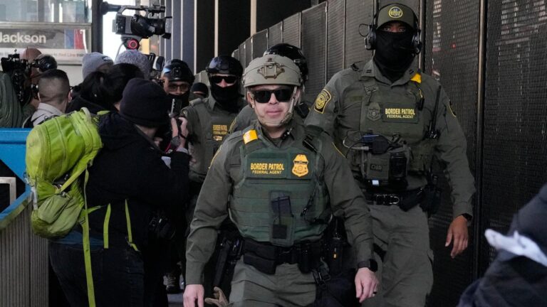 Jury selection begins in alleged murder-for-hire plot of Border Patrol leader in Chicago