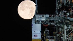 Old Apollo rocks shed new light on the&hellip;