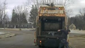 Ohio sanitation worker surprised to find police suspect&hellip;