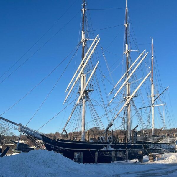 Mystic Seaport workers dig out historic whaling ship…