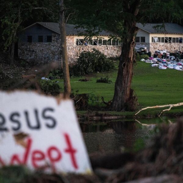 Camp Mystic parents seek stronger camp regulations in…