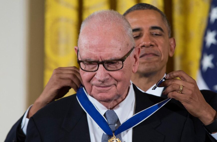 Former Indiana Rep. Lee Hamilton, congressional overseer of US foreign affairs, dies