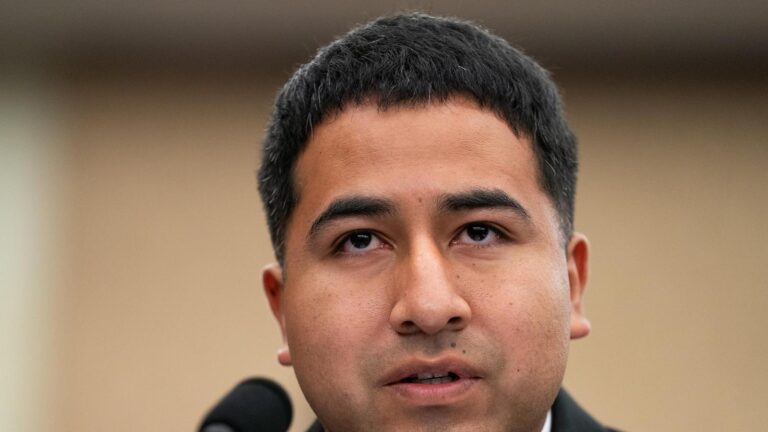 Judge dismisses California deportation case for Mexican father of 3 U.S. Marines