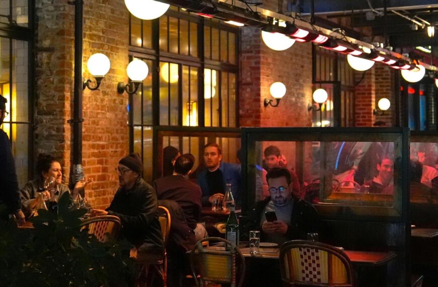 The wealthy ramp up spending while other Americans tread water, new study finds