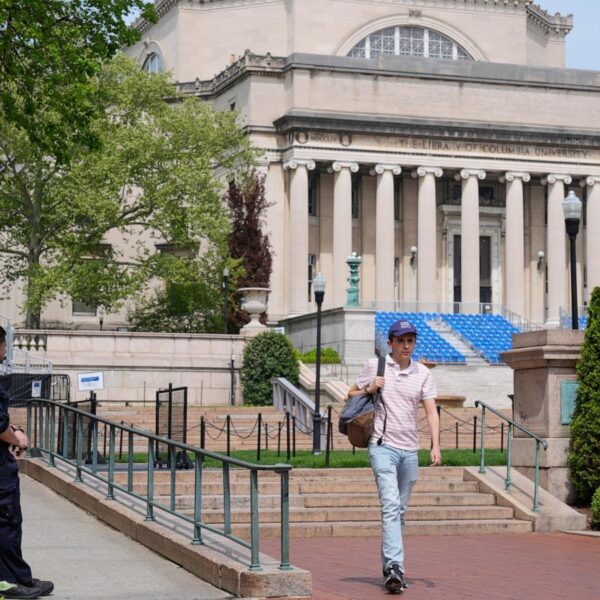 ICE agents said to have posed as police,…