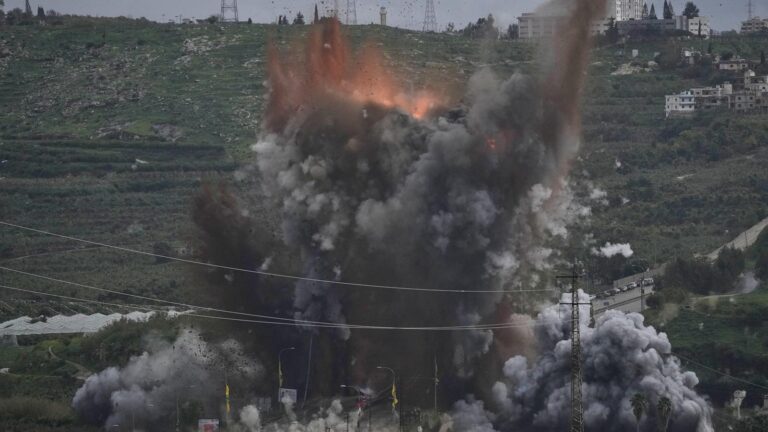 Trump threatens attacks on Iranian power plants over opening Strait of Hormuz