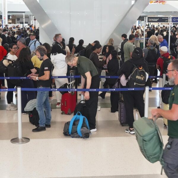 How to monitor airport security lines at US&hellip;