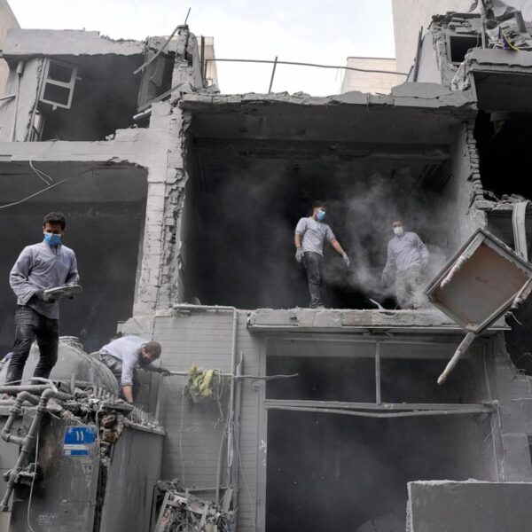 Trump urges US allies to send warships to…