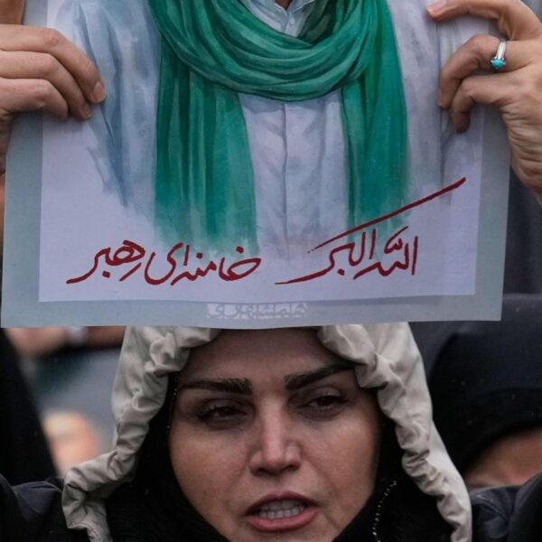 US bombs military sites on Iranian island as&hellip;