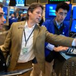 US markets are mixed, oil prices fall as Trump's deadline for Iran to open Strait of Hormuz looms