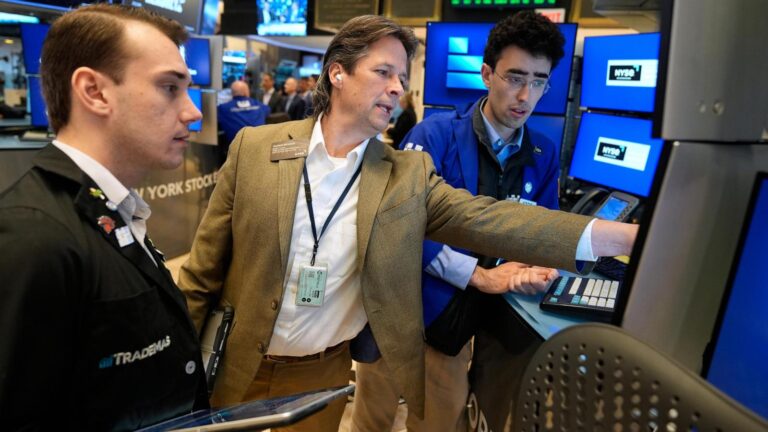 US markets are mixed, oil prices fall as Trump's deadline for Iran to open Strait of Hormuz looms