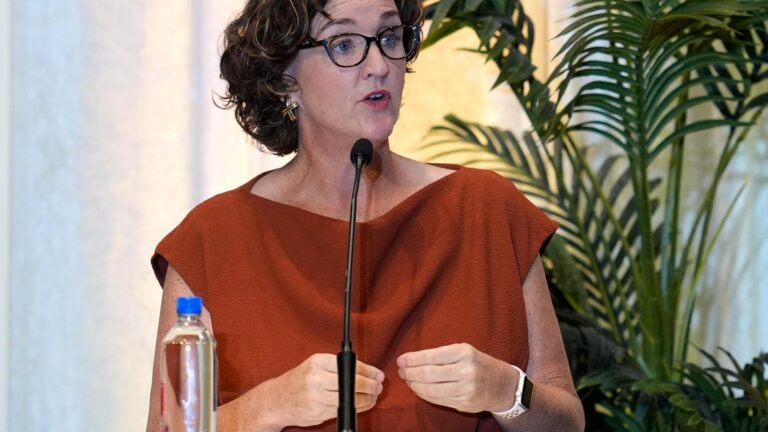 Leading candidates to square off in TV debate at critical point in California governor's race