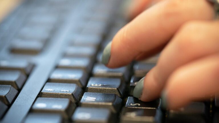 As AI use increases at work, many employees still choose not to use it: Gallup poll