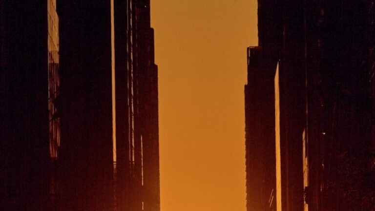 What to know about Manhattanhenge, NYC's sunset spectacle