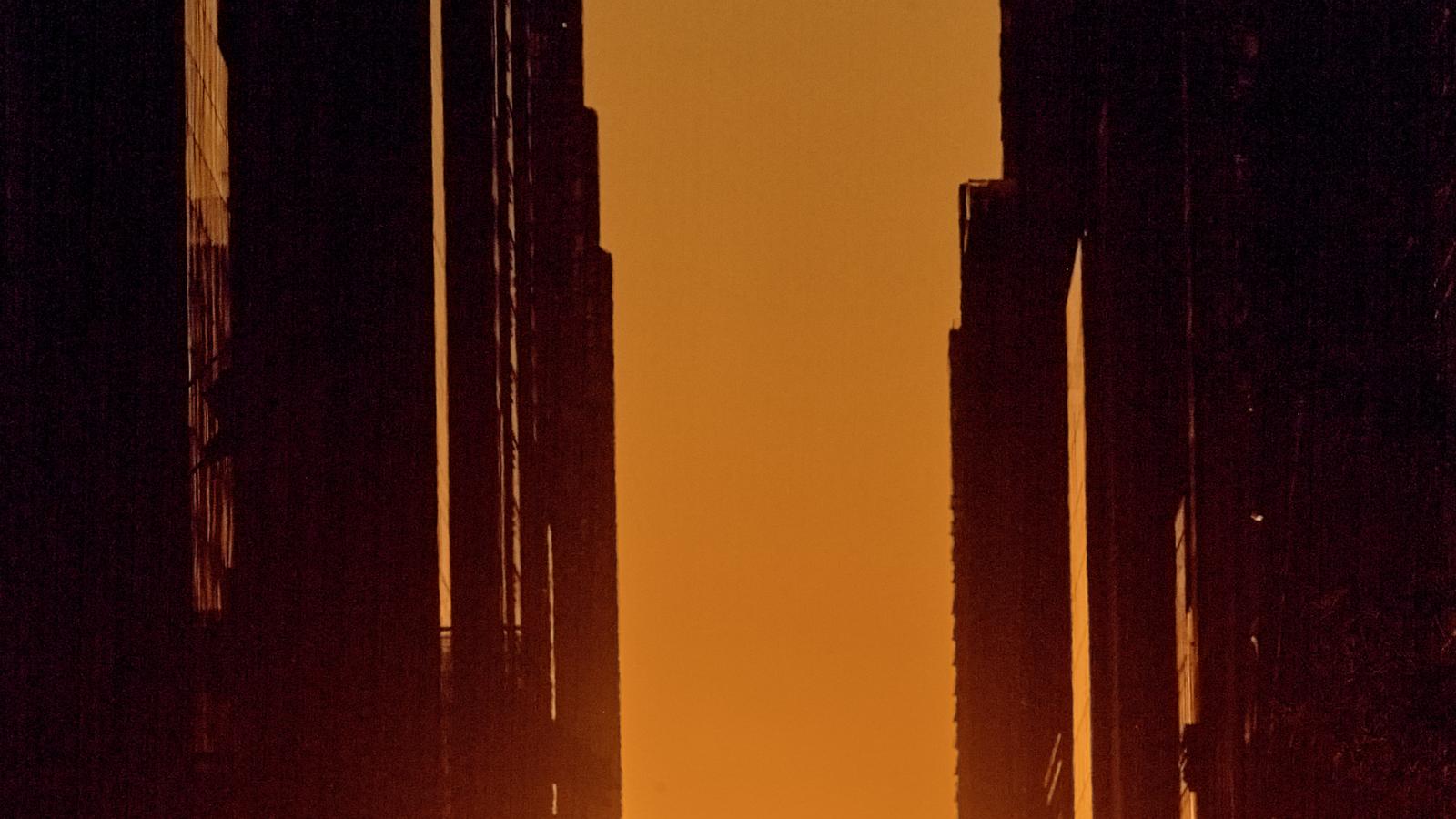 What to know about Manhattanhenge, NYC's sunset spectacle