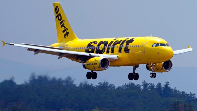 Spirit Airlines appears closer to a shutdown as time dwindles for a government bailout