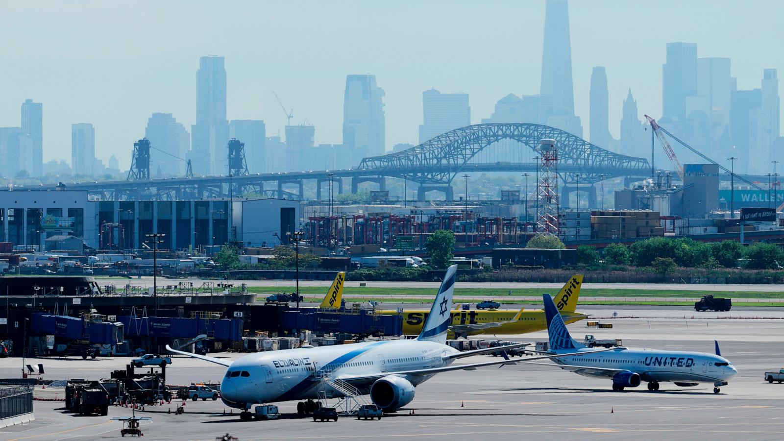United flight landing in Newark strikes light pole on New Jersey Turnpike, FAA says