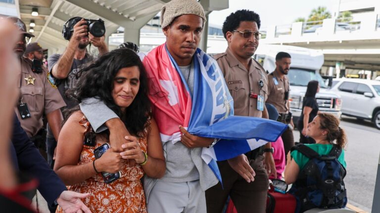 Cuban artist and dissident exiled from country after 5 years in prison arrives in U.S.