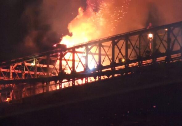 Fire breaks out on Brooklyn Bridge during New York's fireworks show