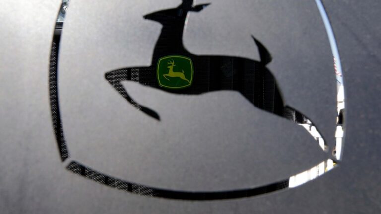 John Deere owners will get right to repair their own equipment under new settlement