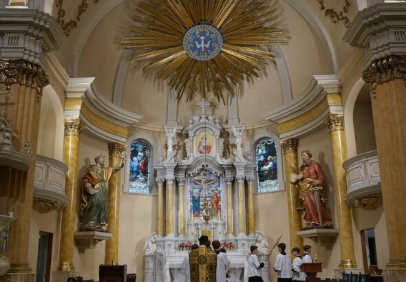 Latin Mass, but faithful to the pope: A Minnesota church shows a different way during schism crisis