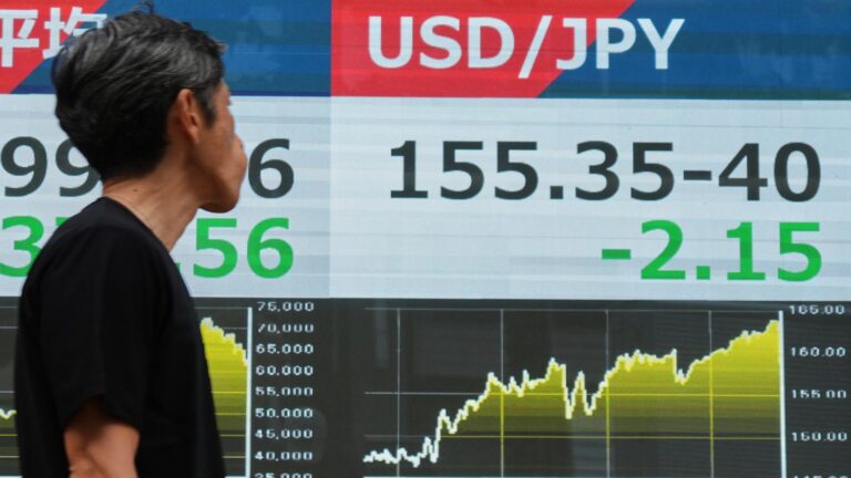 US dollar weakens sharply against the Japanese yen after market interventions