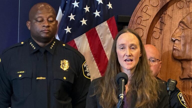 Seattle mayor defends ousting police chief after festival shootout