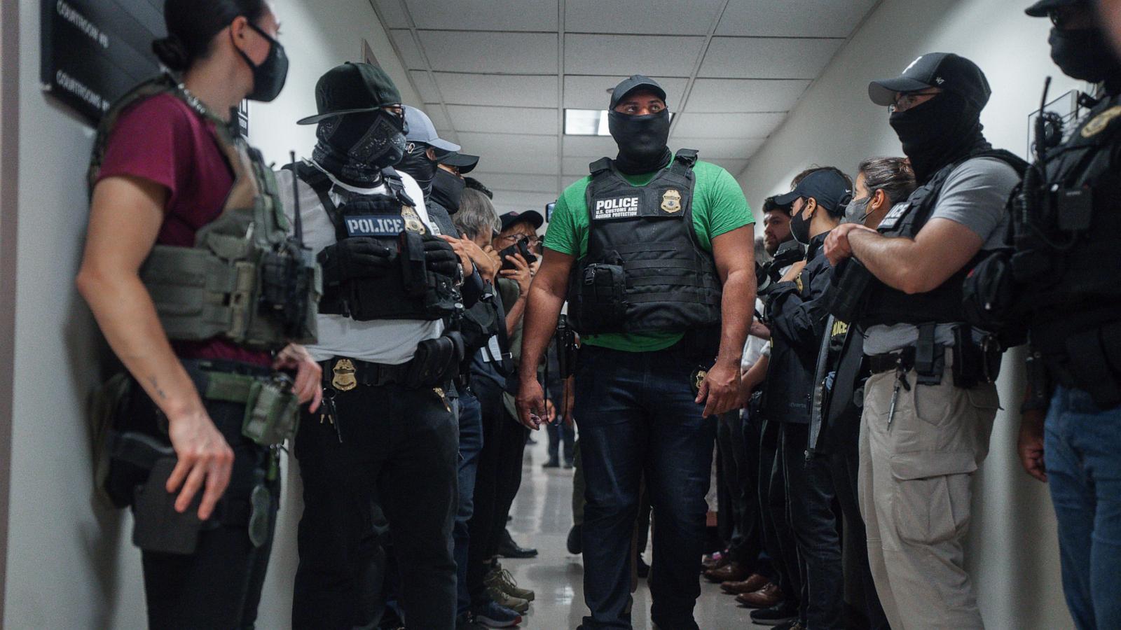 Judge rules New York can’t ban federal agents from wearing face coverings