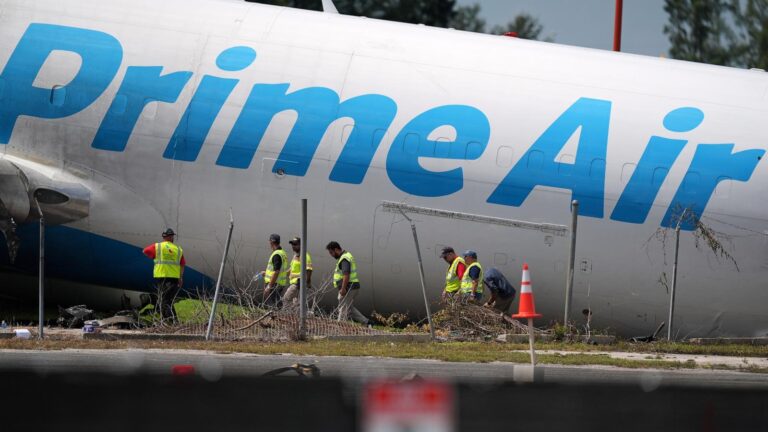Pilot of cargo plane that careened off Miami runway warned it was coming in too fast