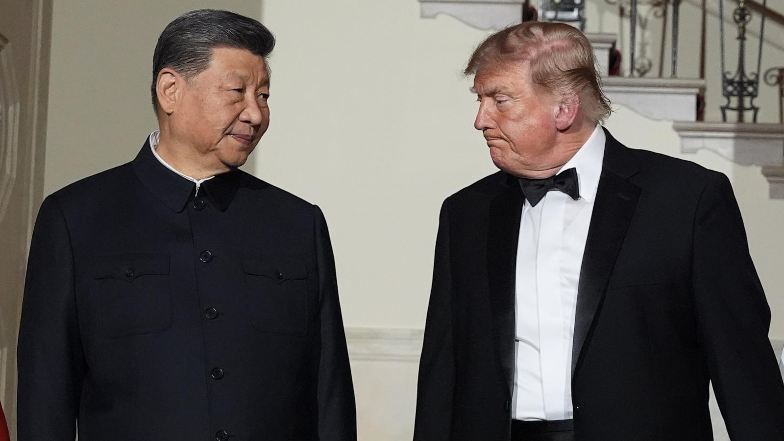 Xi is wrapping his visit to Washington with a peek at the Constitution and Bill of Rights
