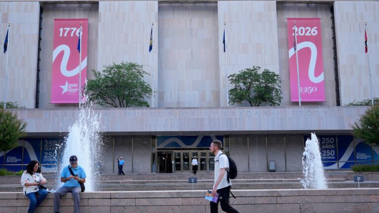 Trump asks Smithsonian to install George Washington statues and exhibit