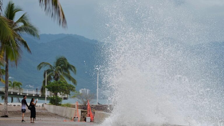 Hurricane Simon pounds resorts and vulnerable towns along Mexico’s Pacific coast