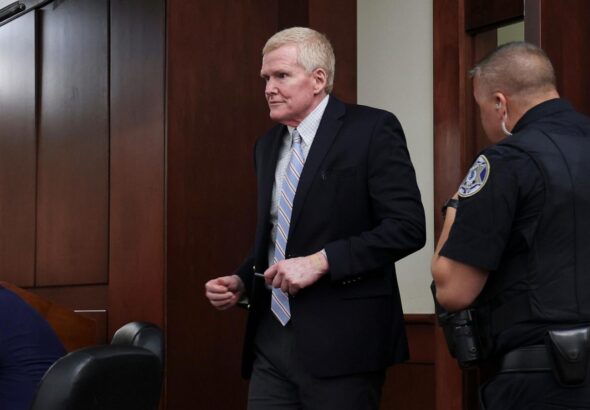 Alex Murdaugh's defense and prosecutors expect to clash over evidence during hearing