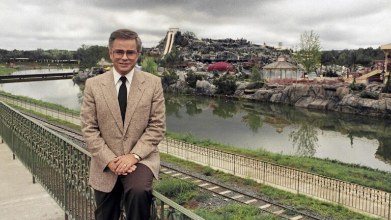 Jim Bakker, who built ‘PTL Club’ televangelism empire, has died at 86